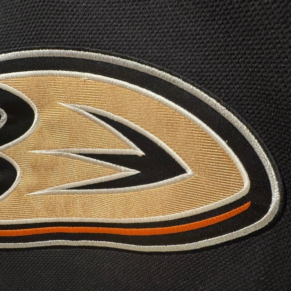 Anaheim Mighty Ducks NHL Hockey Jersey - Picture 6 of 10